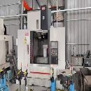 准新乔峰1370加工中心2台BT50主轴，24把刀库，带龙头.